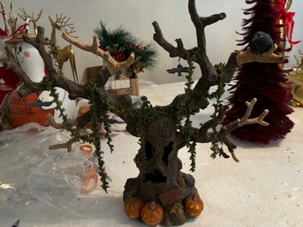 'Spooky Tree With Bats' Dept. 56