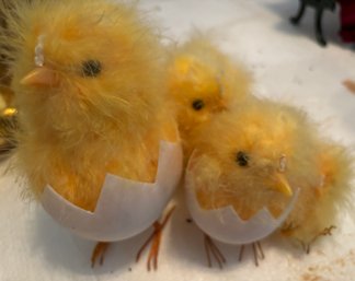 Five Soft And Fluffy Decorative Chicks