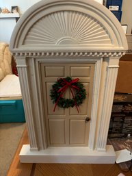 Byers Choice Colonial Door With Wreath