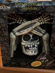 Groundbreaker Skeleton With Lighted Head