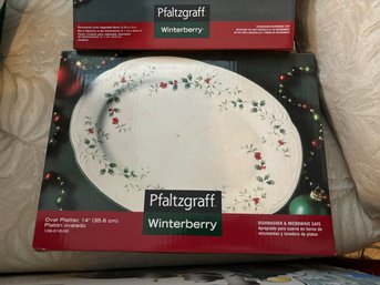 Winterberry Oval Platter And Oval Vegetable Bowl