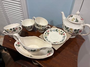 Wedgwood 'Richmond' Teapot, Gravy Boat, Dishes, Teacups