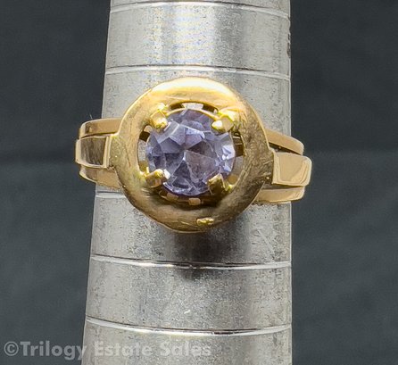 18kt Egyptian Gold Size 6 Ring With Blue-purple Center Stone 2.6g