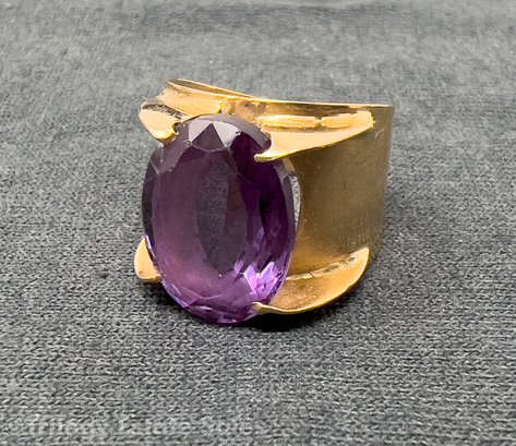 14kt Gold Size 5.75-6 Ring With Large Oval Faceted Amethyst 6.4g