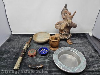 Small Collection Of Miscellaneous Decorative Objects