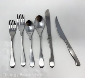 Knork Matte Finished Silver Flatware Set PlaceSetting For At Least 8 With A Set Of Steak Knives And Extra Pieces.