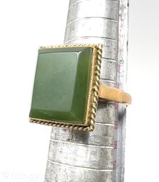 14k Yellow Gold Ring With Square Cut Jade Size 6.75  4.9g