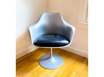 Knoll Saarinen Tulip Armchair Matte Silver With Black Cushion