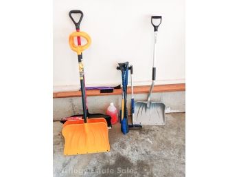 Snow Shovels & Ice Scrapers