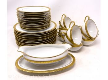 Hutschenreuther White Porcelain Fine China With 18kt Gold Trim Gravy Boat Plates Tea Cups