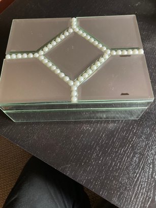 Mirrored Pearl Glass Box With Earrings