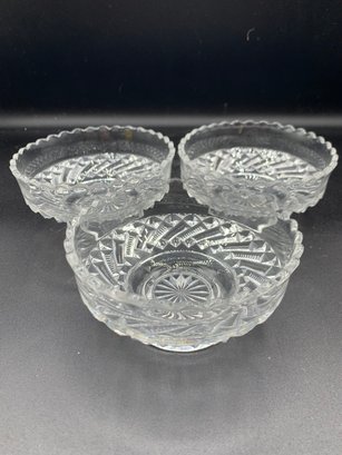 Set Of 3 Crystal Standing Dessert Bowls