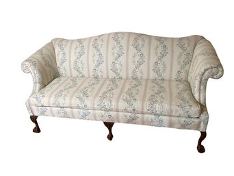 Beautiful Quality Couch By Clayton Marcus, With Ball & Claw Feet And Antique Mahogany Finish