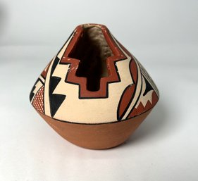 Native American Signed Jemez Pueblo Pottery Pot