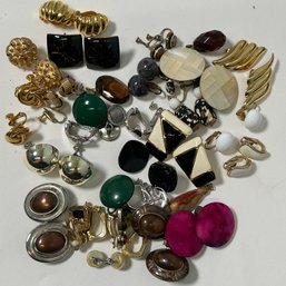 A Large Collection Of More Than 20 Pairs Of Screw Back & Clip On Vintage Earrings