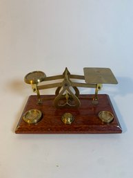 Vintage Brass Postal Scale With Wooden Base From England - Circa 1940