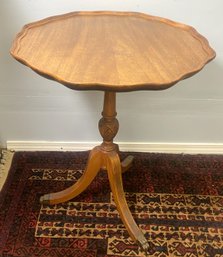 Vintage 3 Leg Pie Crust Style Side Table / Stand