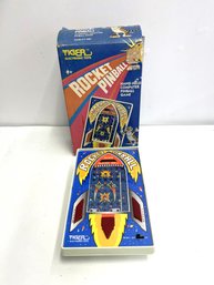 Tiger Electronic Vintage Toys: Rocket Pinball - Hand Held Computer Pinball Game