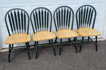 Set Of 4 Modern Green Windsor Chairs With Wood Grain Seats
