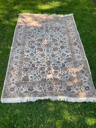 Beautiful White Floral Rug With Multiple Boarder Design 67'x105