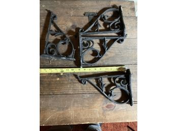 Set Of 4  Of Ornate Plastic Wall Shelf Brackets