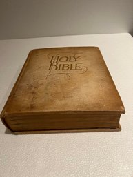 Vintage 10 X 12 X 3 Holy Bible Family Bible Containing The Old And New Testament