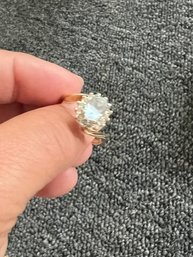 Gorgeous Ring With A Blue Stone Stamp To 18 KtGE