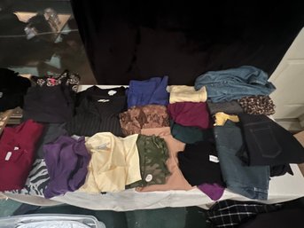 Lot Of 30 Womens XXL Clothes. Nice Clothes. Designers Like Claiborne