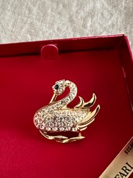 Vintage Trifari Swan Pin