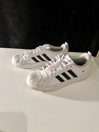 Adidas Mens Size 5.5 Sneakers