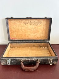 Vintage Super Cool 17 X 9 1/2 Case With Leather Handle Farmhouse Decor