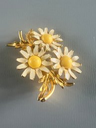 Vintage Enamel Daisy Brooch