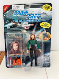 Star Trek The Next Generation Dr Beverly Crusher Action Figure 5 Playmates  *NEW
