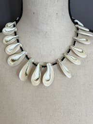 Stunning Conch Shell Hawaiian Necklace 80s Large Shells Beach Theme