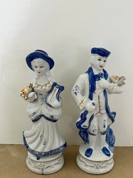 Pair Of Vintage Colonel Blue And White Fugurines