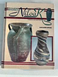 Niloak: The Collector's Encyclopedia, A Reference And Value Guide David Gifford
