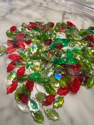 200 Vintage Iridescent Red Green Christmas Holly Leaf Leaves Plastic Beads