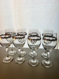 Set Of Eight Vintage Christmas Holiday Wreath Theme Glasses