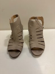 Pair  Of Clarks Ladies Shoe Size 9.5