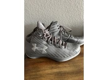 Mens Under Armour Size 12 Basketball Shoes Brand New Condition