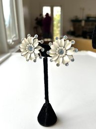 Vintage White Flower Faux Pale Blue Diamond Clip-on  Earrings