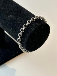 Eligible Signed   Unusual Round-Discreet-Link Chain In Silver Tone Bracelet