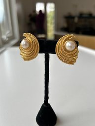Vintage Gorgeous Shell-Like Faux Pearl And Gold Tone Design- Quality Earrings