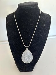Modern Silver Tone Pendent Necklace