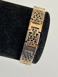 Vintage Beautiful Sculpted Bracelet In Gold Tone
