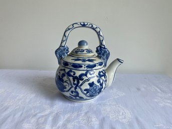 Chinese Tea Pot With Foo Dog Handle