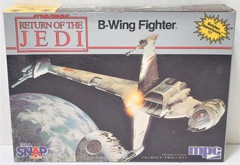 Vintage 1983 - B-WING FIGHTER - Return Of The Jedi Model Kit MPC Snap