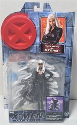 2000 Toy Biz X-MEN Movie Halle Barre As Storm Action Figure With Light Up Base MOC