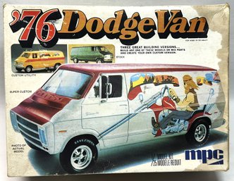 '76 Dodge Van Model Kit Vintage MPC 1/25 SCALE