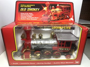 Old Smokey Battery Operated Free WHEELING LOCOMOTIVE, LIGHTS, SOUND, Smoke, New In Package